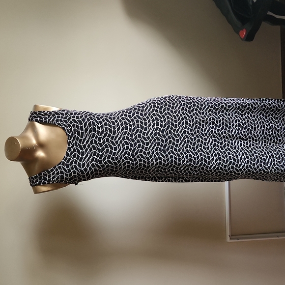 Vintage woman's dress - Picture 1 of 8